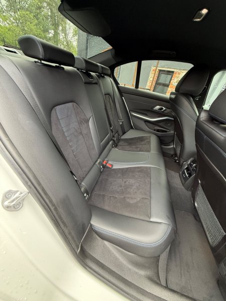 2022 BMW 3-Series - photo 19