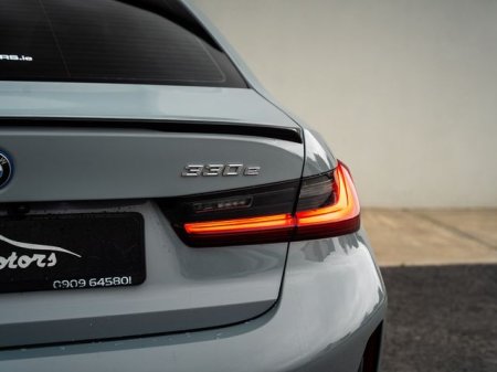 2023 BMW 3-Series - photo 7