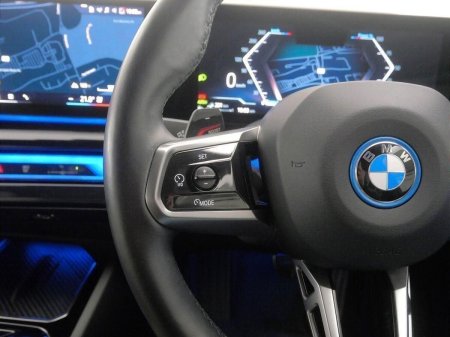 2024 BMW 5-Series - photo 17