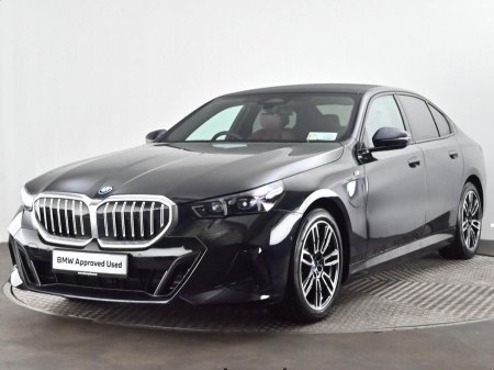 2025 BMW 5-Series - photo 23