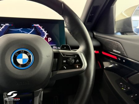 2024 BMW 5-Series - photo 26