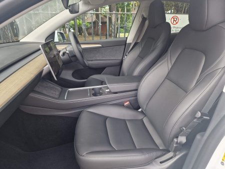 2024 Tesla Model Y - photo 8
