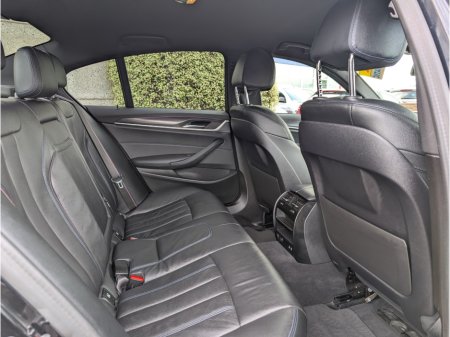 2023 BMW 5-Series - photo 9