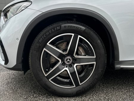 2025 Mercedes-Benz GLC - photo 8