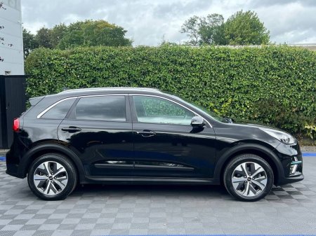 2022 Kia Niro - photo 2