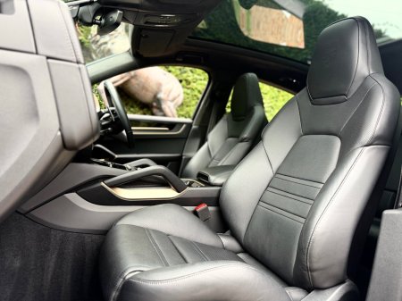 2025 Porsche Cayenne - photo 24