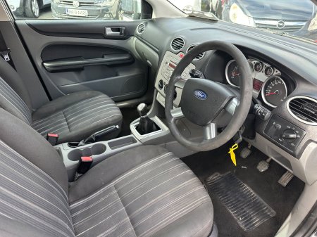 2009 Ford Focus - photo 21