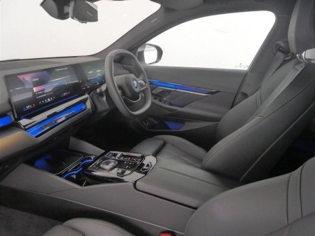 2025 BMW i5 - photo 7