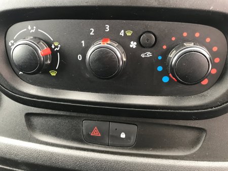 2020 Renault Trafic - photo 15