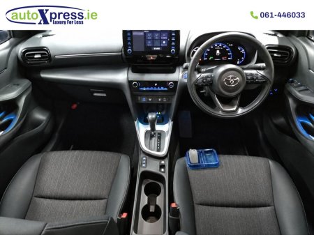 2024 Toyota Yaris Cross - photo 2