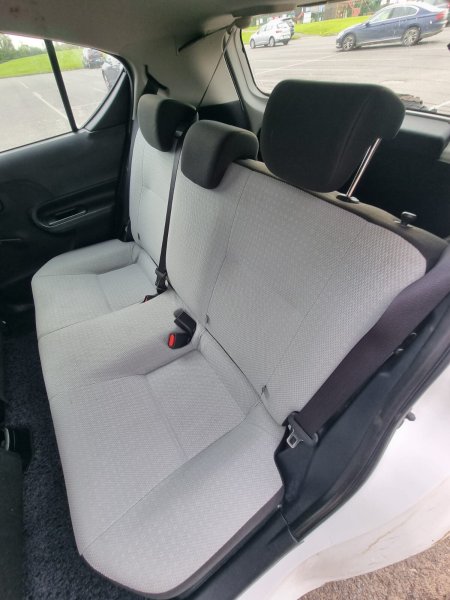 2017 Toyota Aqua - photo 15