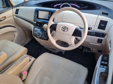 2012 Toyota Estima - photo 4