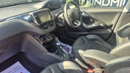 2013 Peugeot 208 - photo 12
