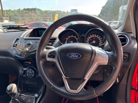 2014 Ford Fiesta - photo 8
