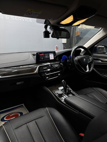 2018 BMW 5-Series - photo 16