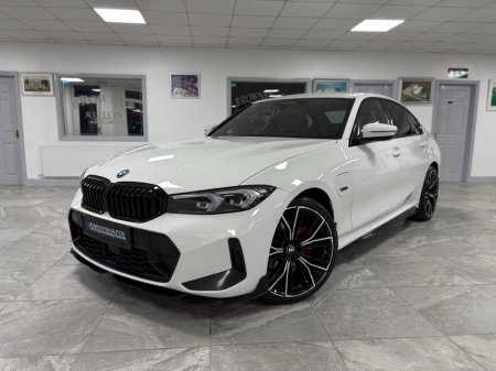 2023 BMW 3-Series - photo 2