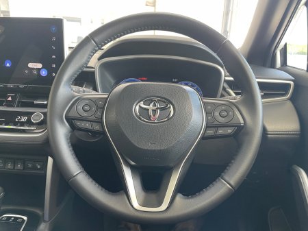 2025 Toyota Corolla Cross - photo 13