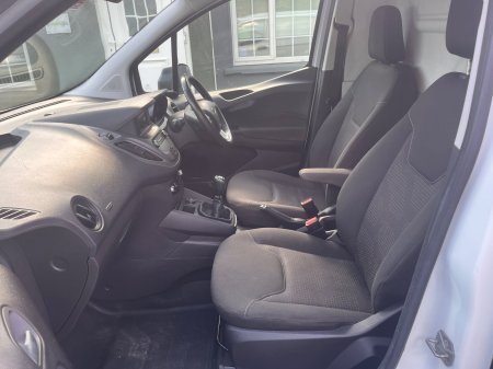 2020 Ford Transit - photo 10