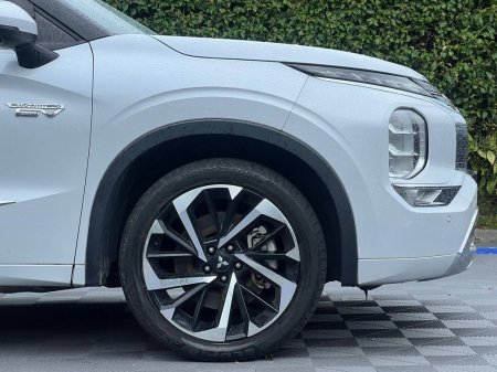 2022 Mitsubishi Outlander - photo 9