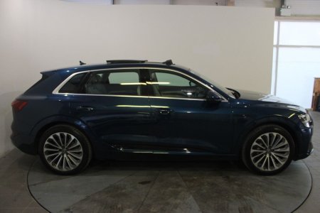 2020 Audi e-tron - photo 2