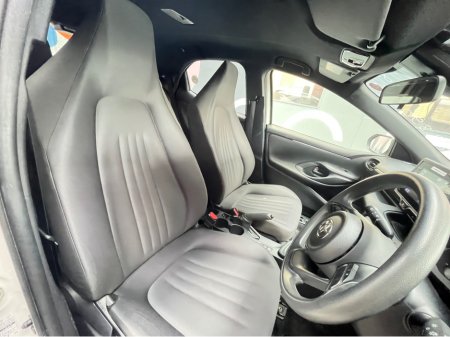 2021 Toyota Yaris - photo 9