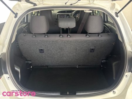 2019 Toyota Vitz - photo 17
