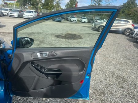 2015 Ford Fiesta - photo 9