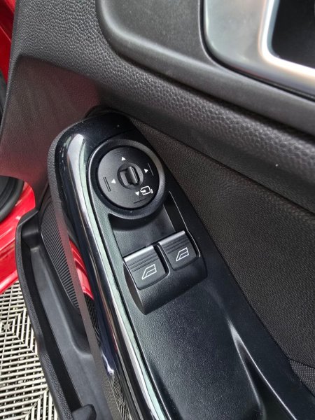 2015 Ford Fiesta - photo 21