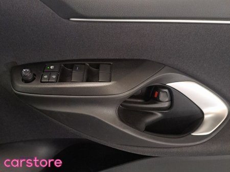 2024 Toyota Yaris - photo 17