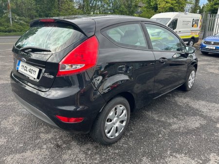 2011 Ford Fiesta - photo 4