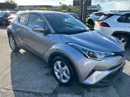 2017 Toyota C-HR 1.8 HYBRID LUNA
