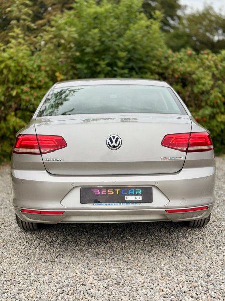 2015 Volkswagen Passat - photo 8