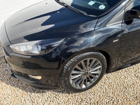 2016 Ford Focus - photo 16
