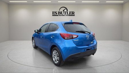 2017 Mazda Demio - photo 3