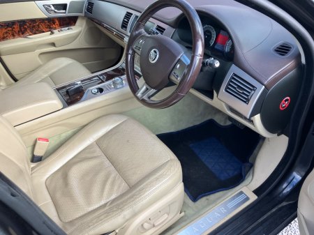 2011 Jaguar XF - photo 7