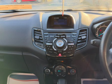 2015 Ford Fiesta - photo 14