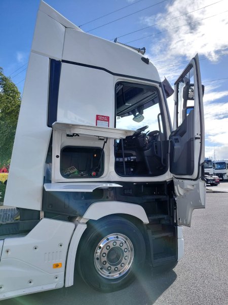 2021 Renault T-High - photo 8