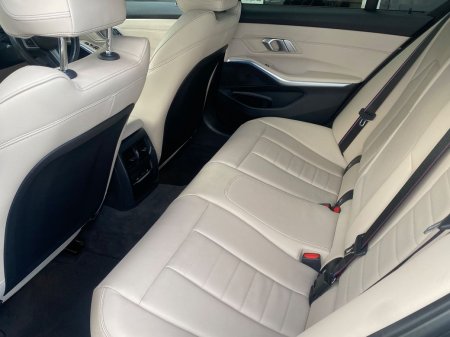 2022 BMW 3-Series - photo 14