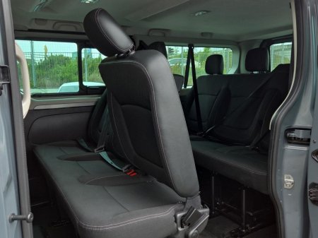 2024 Renault Trafic Passenger - photo 11