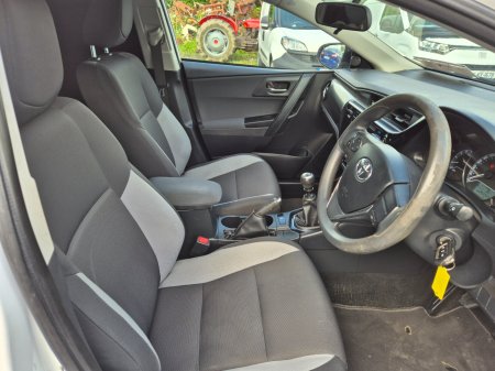 2017 Toyota Auris - photo 10