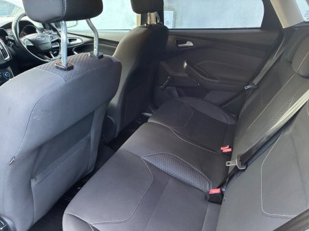 2016 Ford Focus - photo 18