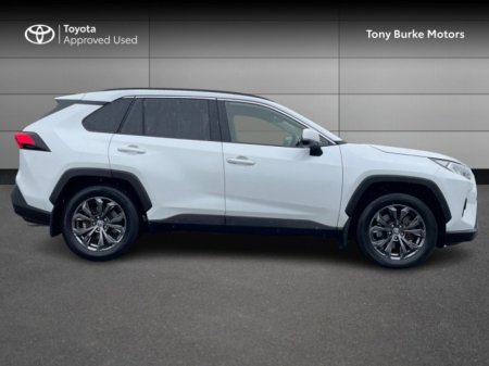 2024 Toyota RAV4 - photo 3