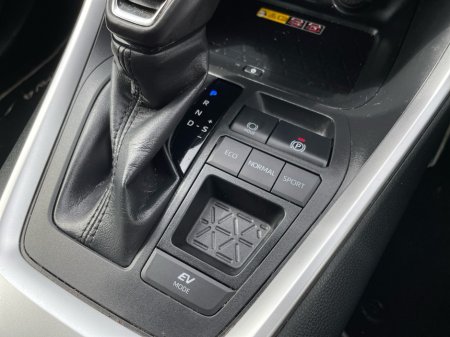 2025 Toyota RAV4 - photo 19