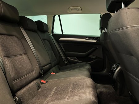 2016 Volkswagen Passat - photo 18