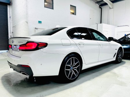 2022 BMW 5-Series - photo 6