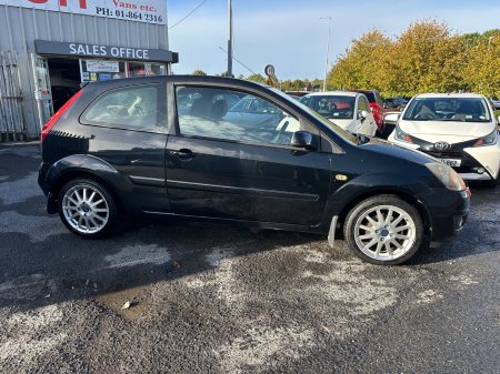 2008 Ford Fiesta - photo 5