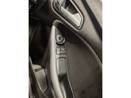2017 Ford Focus - photo 13