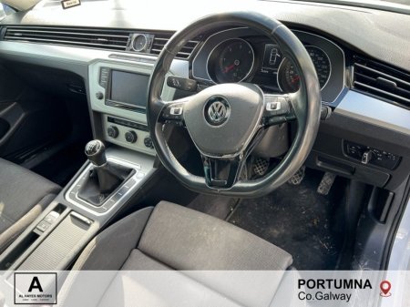 2016 Volkswagen Passat - photo 2