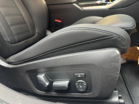 2023 BMW 3-Series - photo 20