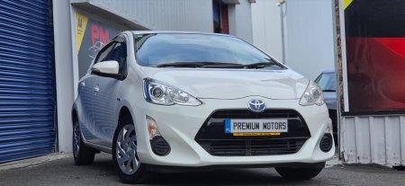2015 Toyota Aqua - photo 2